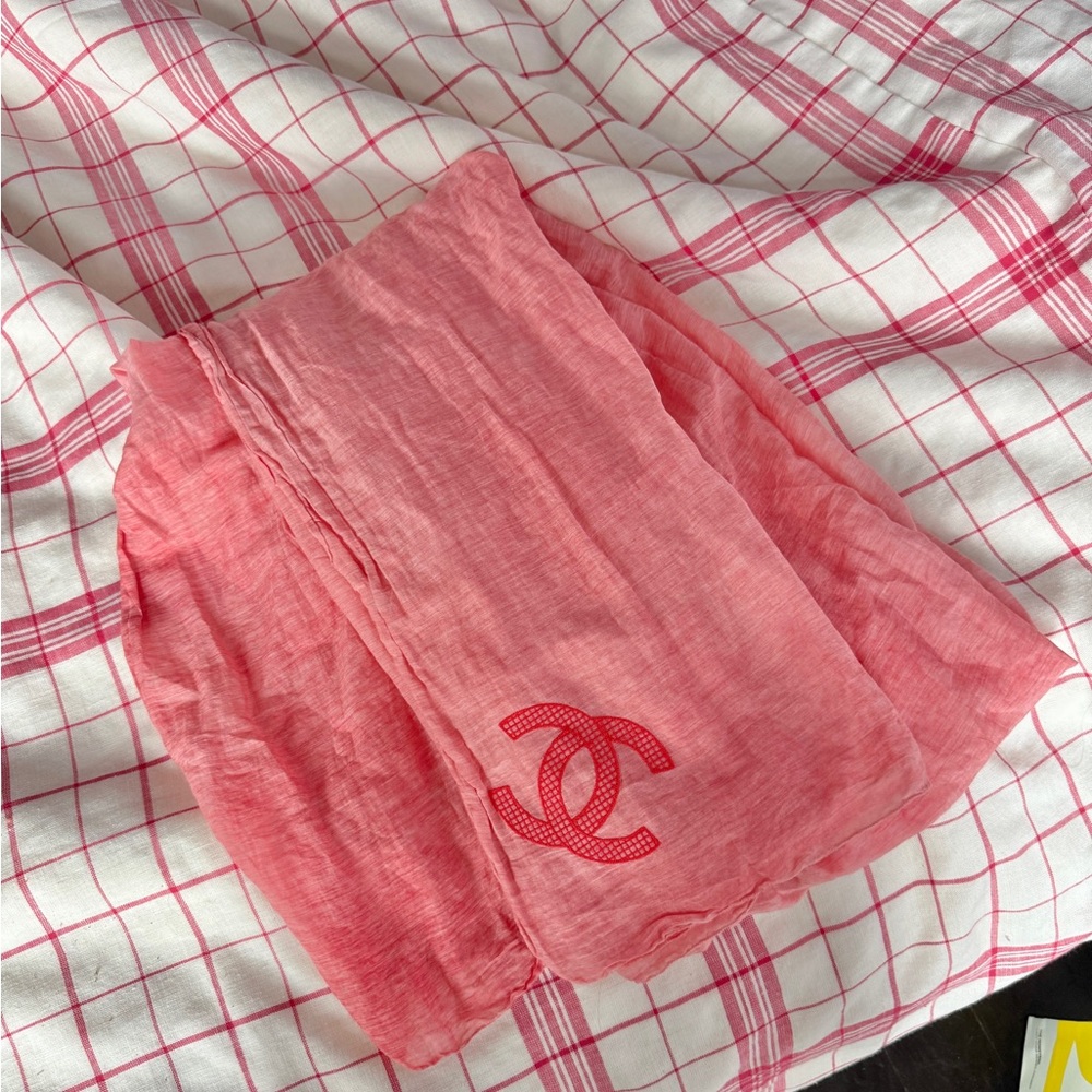 CHANEL Mélange Woven Shawl in Pink